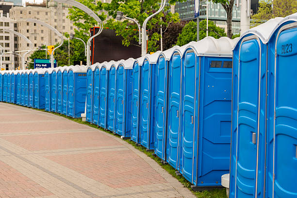 Best VIP or Luxury Restroom Trailers  in Lake Crystal, MN